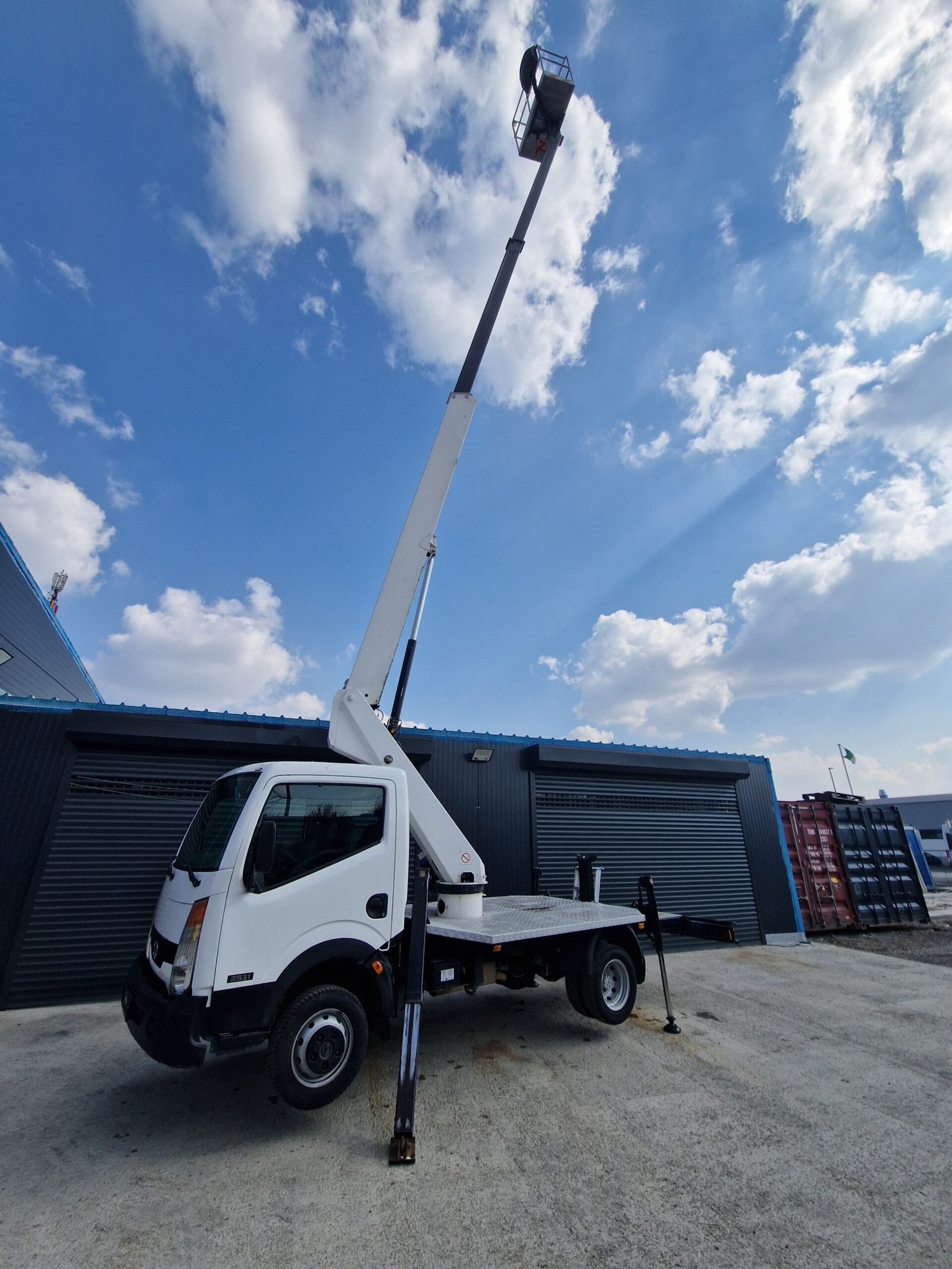 Arbeitsbühne 18 Meter *Neu Überprüft* auf LKW unter 3,5t *Netto 26.900* – Bild 2